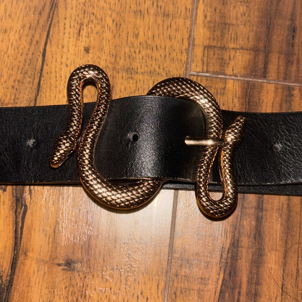 Express Snake Buckle Black Belt